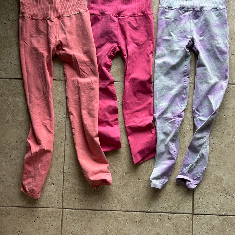 Trade/sell Free people Good Karma leggings small and xs GUC🌈